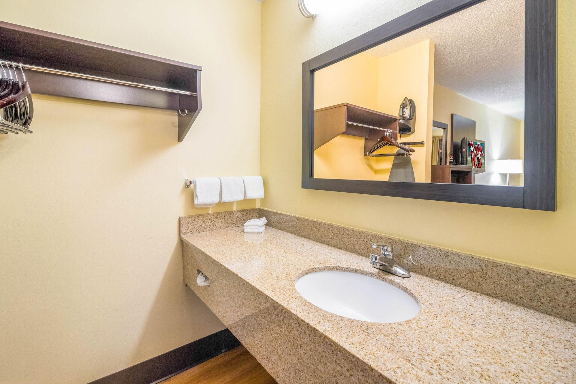 Red Roof Inn Clarksville Dış mekan fotoğraf